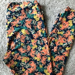 EUC Floral LulaRoe Tall and Curvy(12-18) Leggings